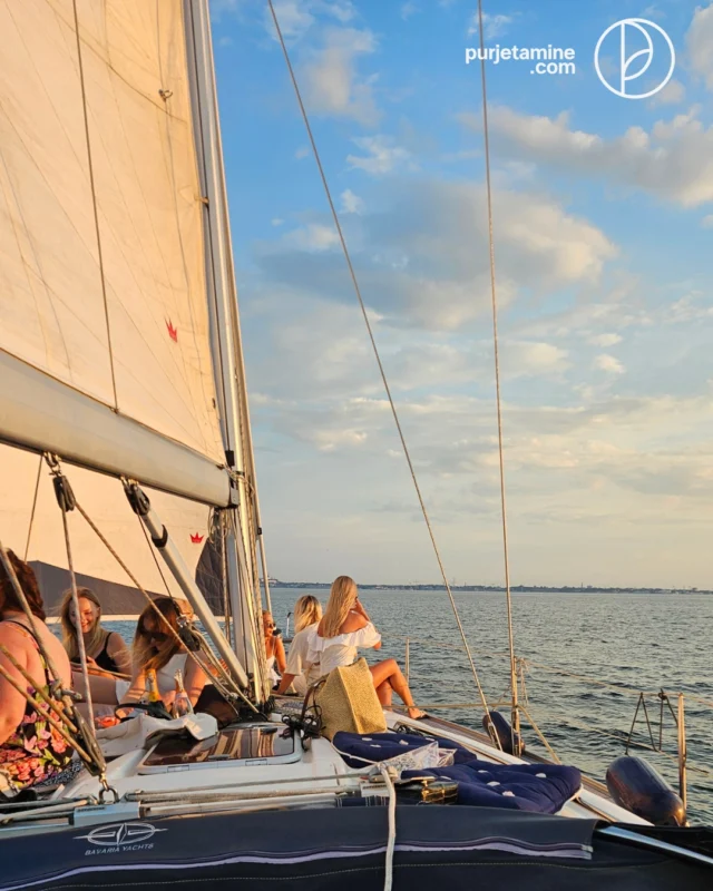 Sünnipäev, tähistamine või lihtsalt eriline õhtu 🌅

Broneeri privaatne purjereis:
📨info@purjetamine.com
🌐 purjetamine.com

#tallinn #purjetamine #visitestonia #giftcard #elamusmerel #loomehetki #sailing #sea